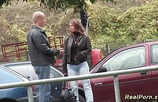 Застенчивая блондинка завязала и заставила лизать ее волосатую пизда